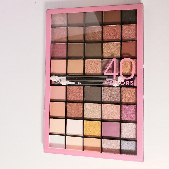 Beautiful 40 Color Rich Eyeshadow Palette - Picture 1 of 4